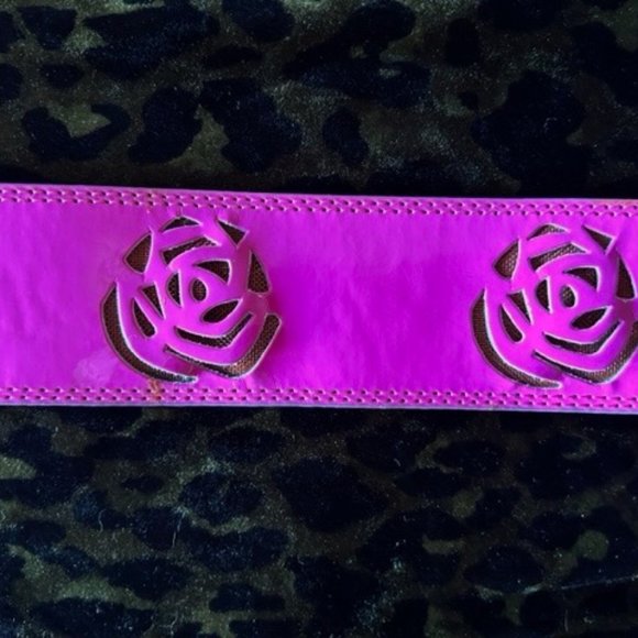 Y2K Betsey Johnson Hot Pink Patented Leather Belt - Picture 4 of 6